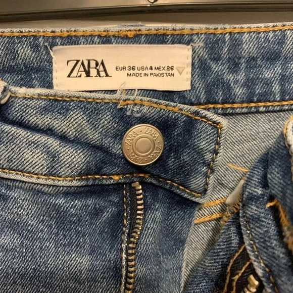 Zara Denim High Rise Jeans Kick Crop Ankle Length Frayed Hem Size 4 - Picture 2 of 6